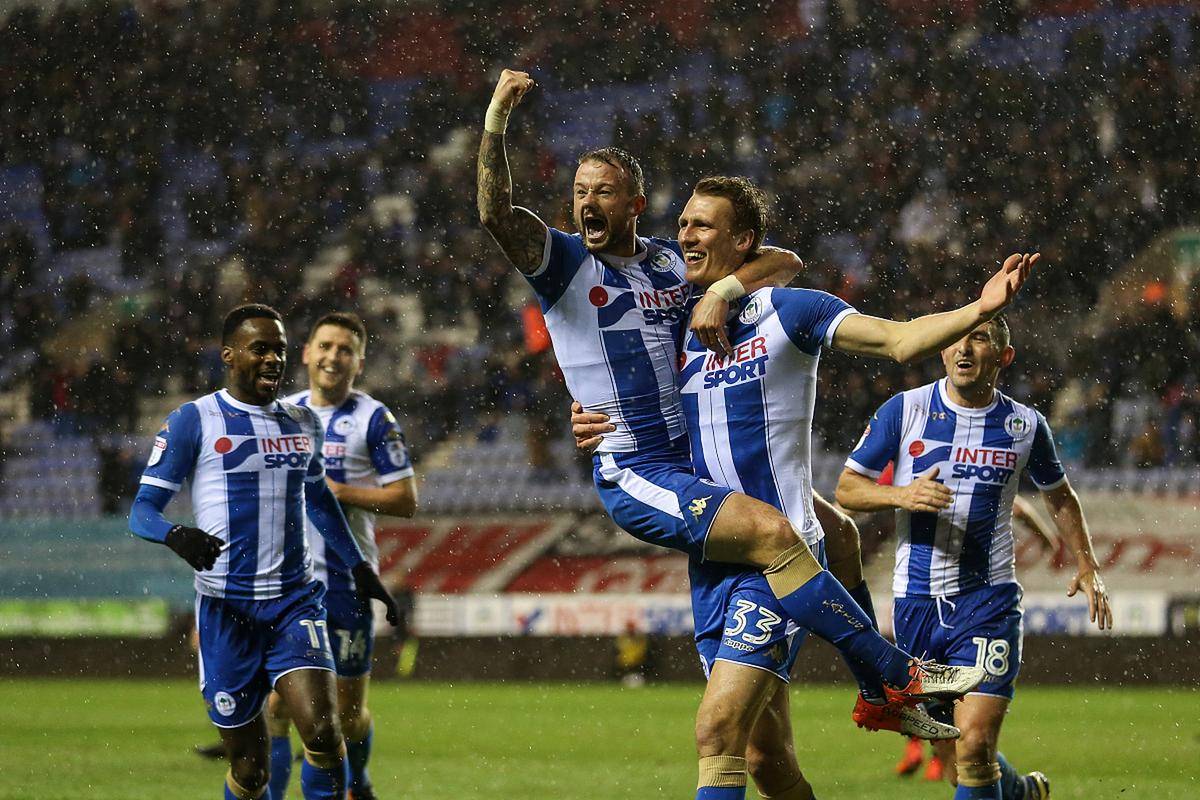 包含精彩比赛一触即发,球迷期待激战的词条 包含精彩比赛一触即发,球迷期待激战的词条