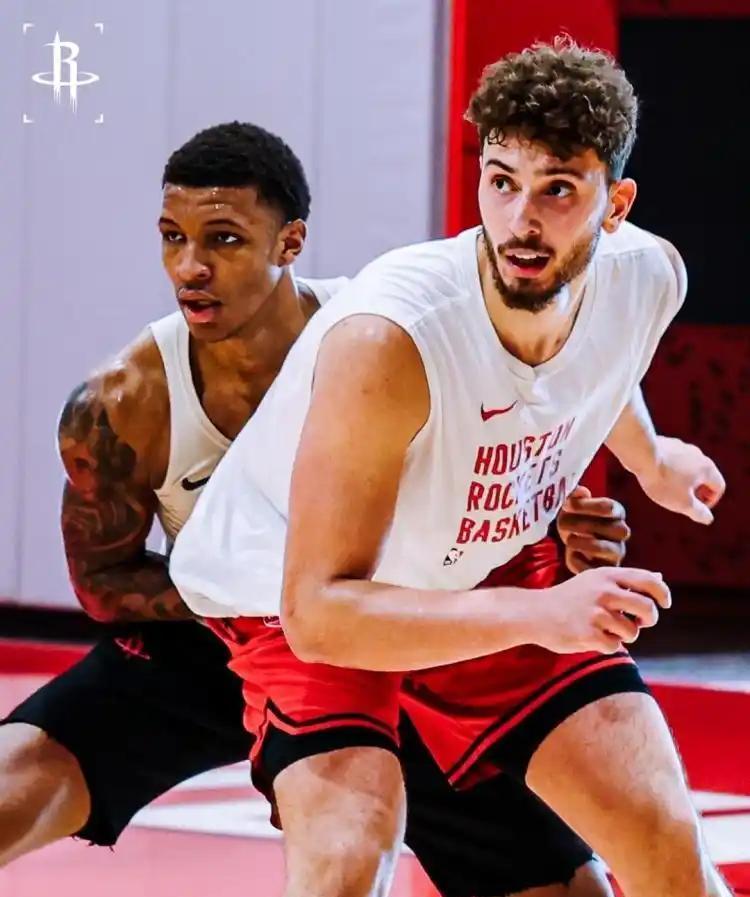 爵士队锋线伤停缺阵,挑战变得更加艰巨的简单介绍 爵士队锋线伤停缺阵,挑战变得更加艰巨的简单介绍