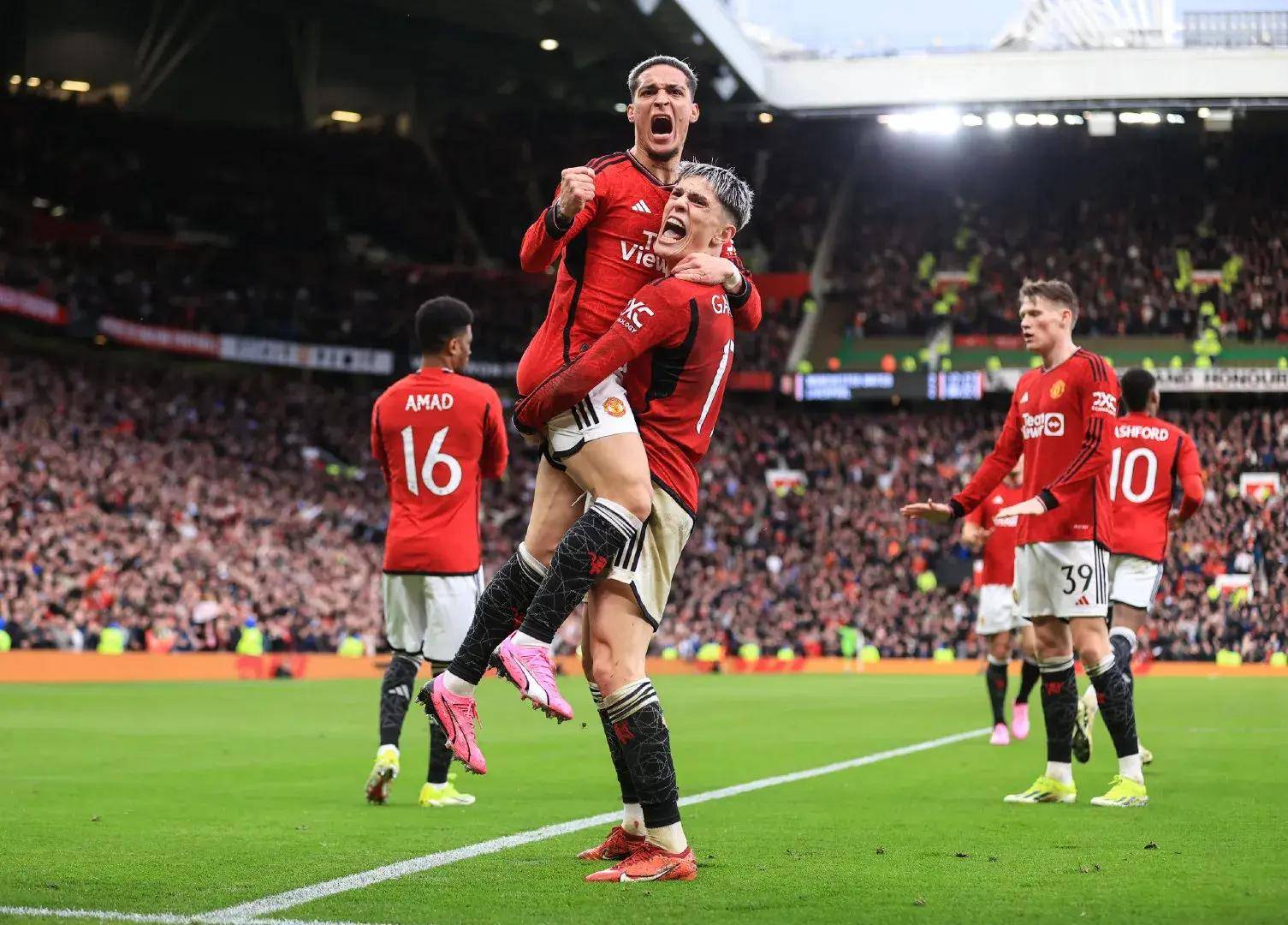 关于曼联连续不败,争冠形势一片大好的信息 关于曼联连续不败,争冠形势一片大好的信息