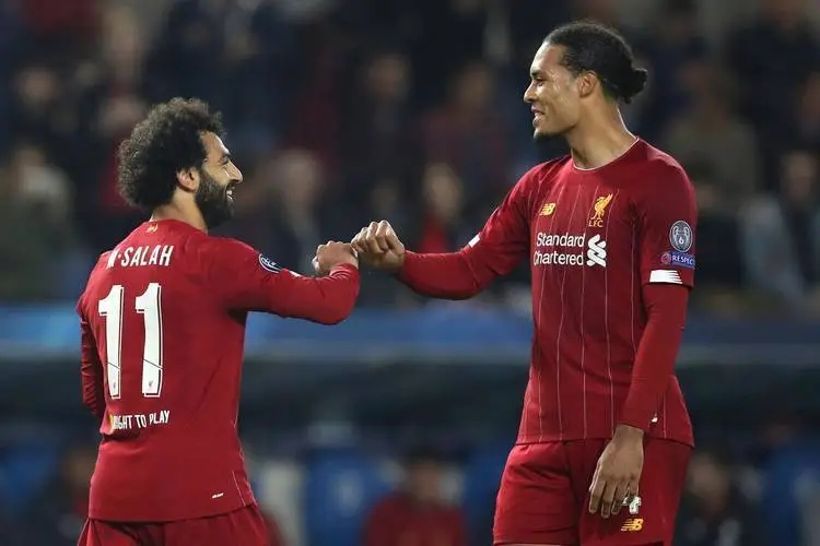 足球联赛的惊险比拼,胜负尽在一瞬间的简单介绍 足球联赛的惊险比拼,胜负尽在一瞬间的简单介绍