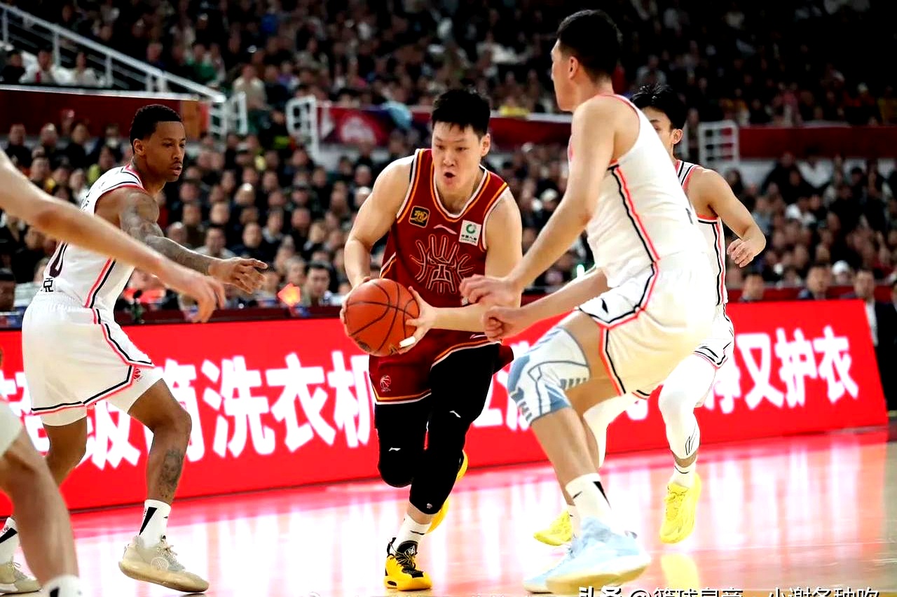 广东宏远遭遇两连败,备战季后赛的简单介绍 广东宏远遭遇两连败,备战季后赛的简单介绍