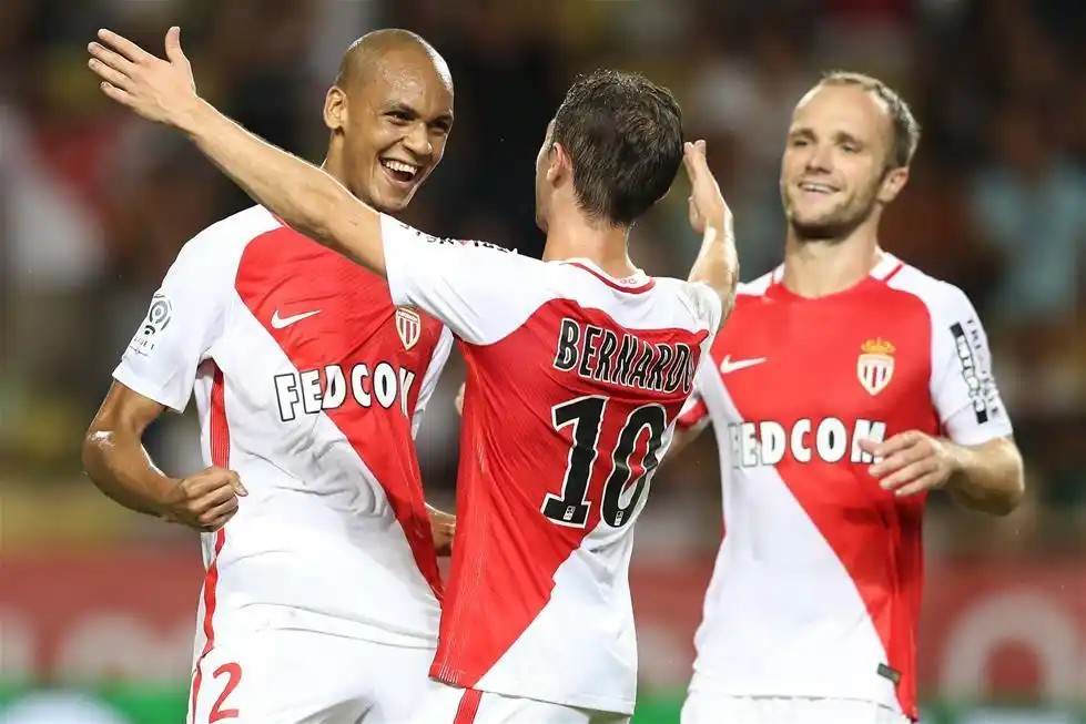 摩纳哥球员备战充分,迎战强敌 摩纳哥球员备战充分,迎战强敌