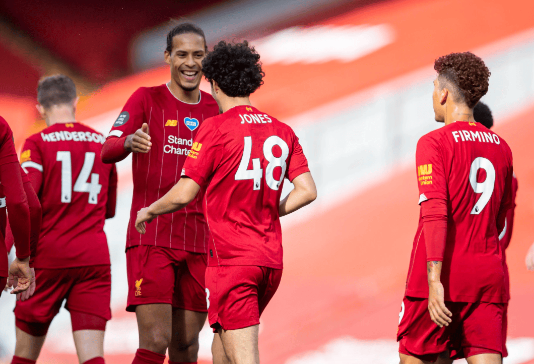 利物浦队在比赛中控制局面,击败对手取得胜利 利物浦队在比赛中控制局面,击败对手取得胜利