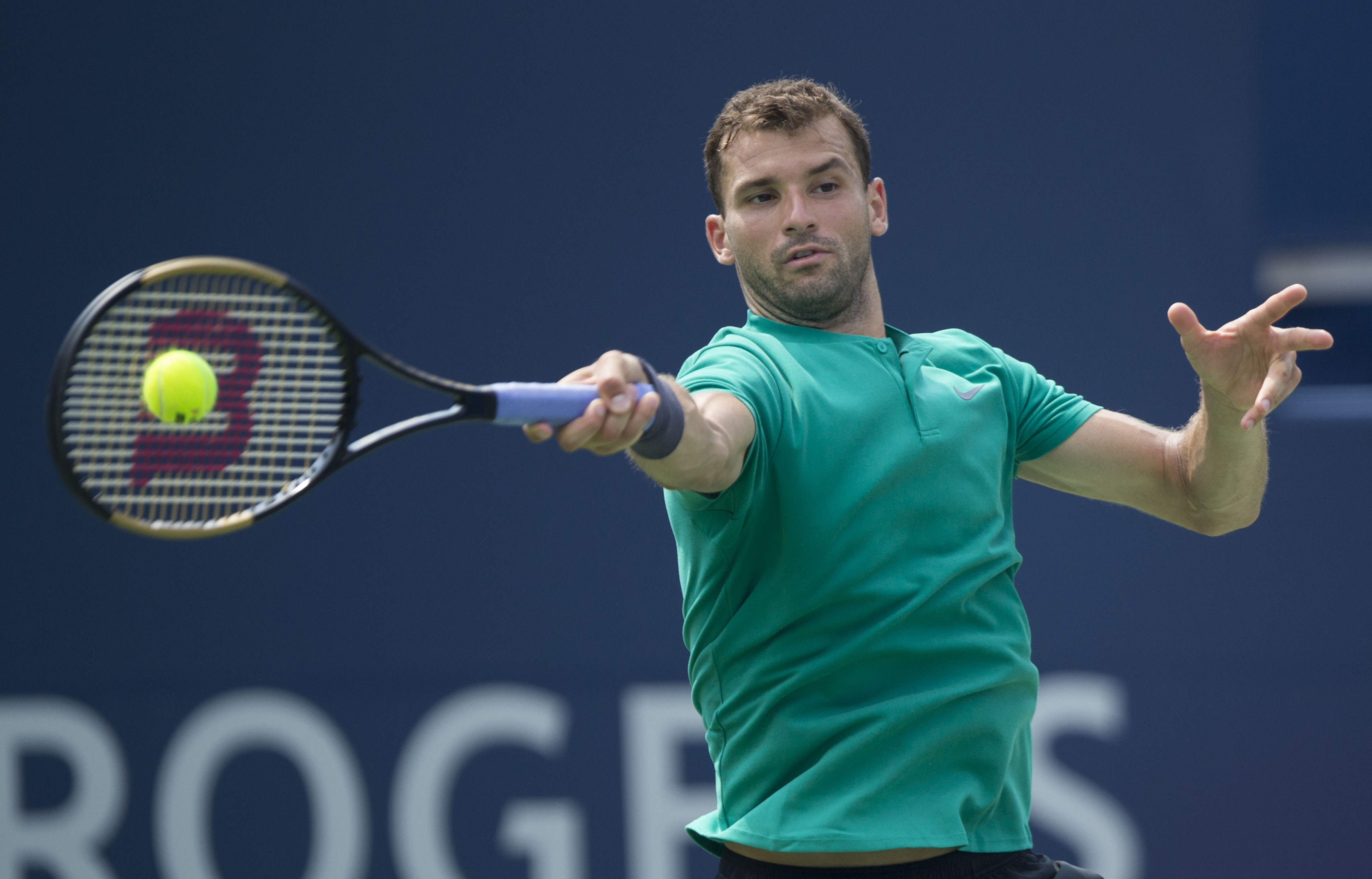 od体育网页版入口-瑞士选手罗杰在网球比赛中表现抢眼