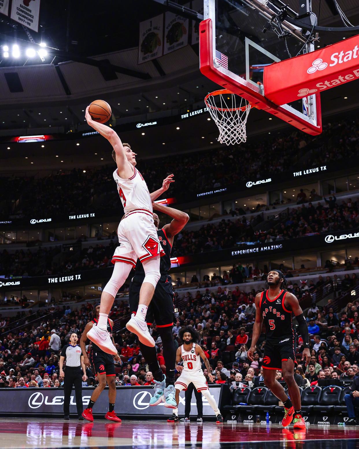 od体育登录入口-公牛签下前活塞中锋，补强内线防守