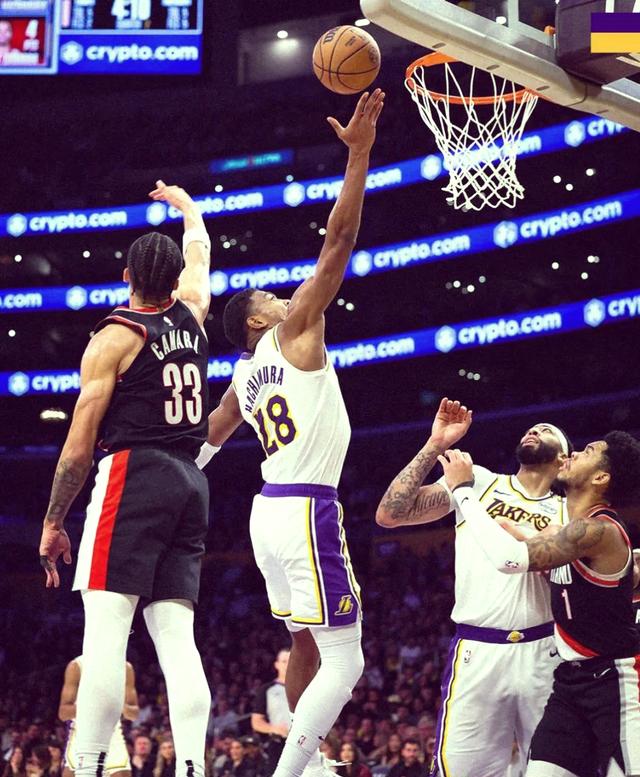 od体育官网登录网址-关于湖人大将全面发威带队击败开拓者取得胜利的信息