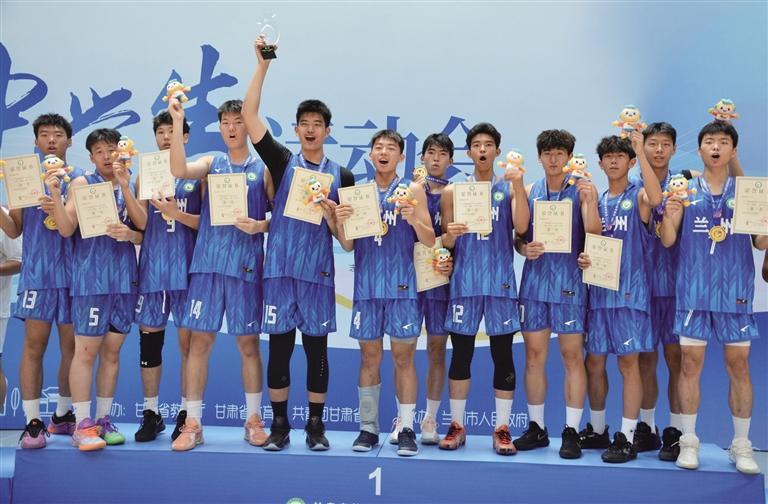 甘肃男篮集体发威,奋力争胜,赢得观众喝彩 甘肃男篮集体发威,奋力争胜,赢得观众喝彩