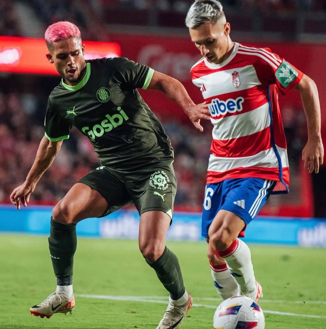 包含赫罗纳主场击败小马洛卡,赫罗纳升至第四的词条 包含赫罗纳主场击败小马洛卡,赫罗纳升至第四的词条