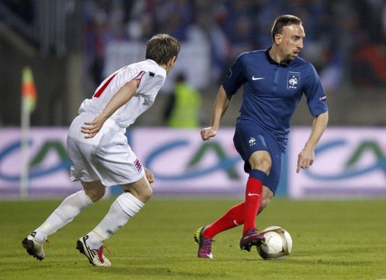 包含卢森堡勉力终结瑞典连胜，欧预赛英雄之行的词条