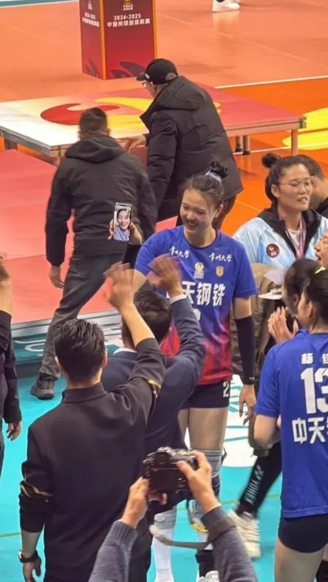 od体育网站入口-关于助理教练上场指挥，率队反超取得胜利的信息