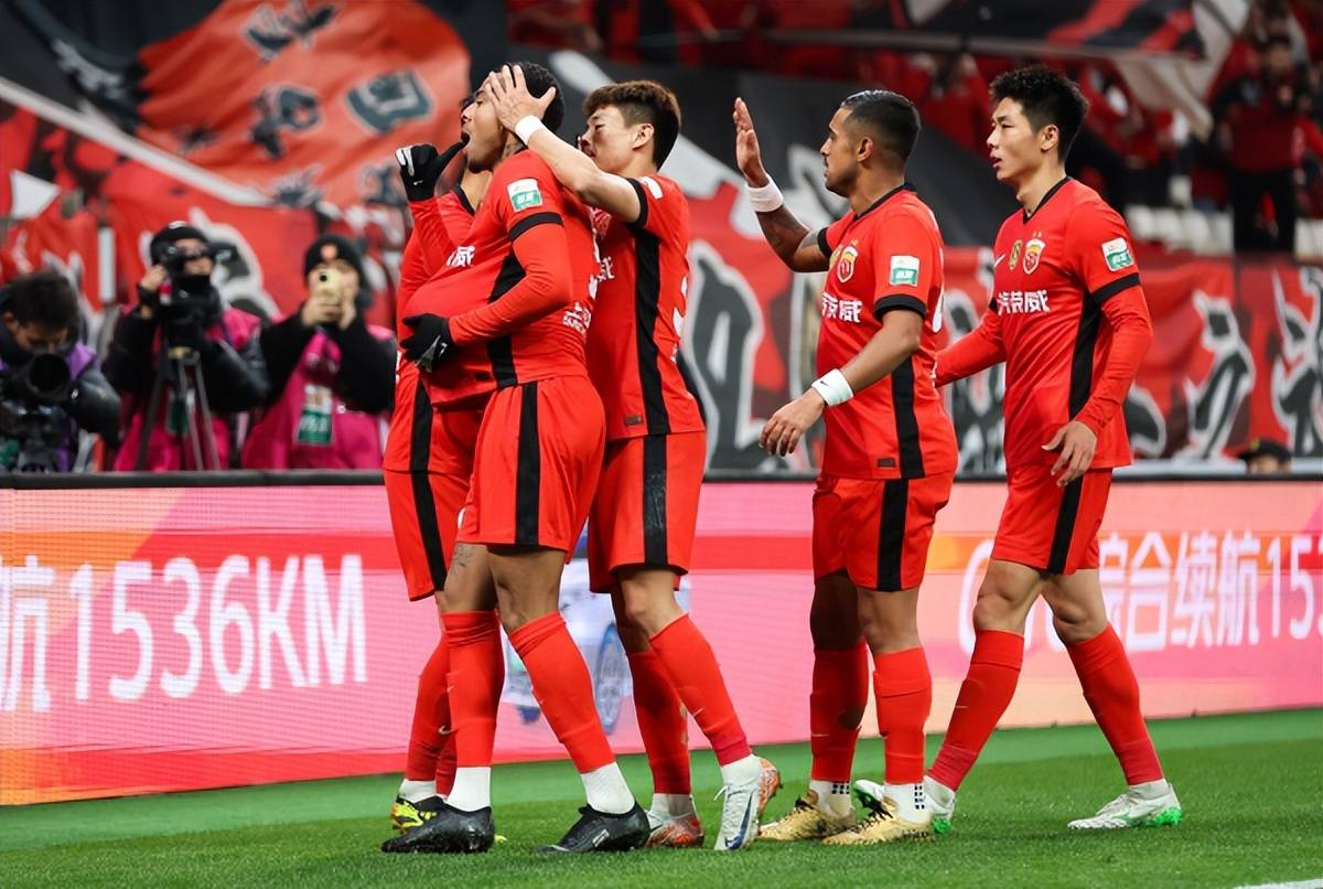 包含上海上港球员趣味训练日常曝光,备战下一个对手的词条 包含上海上港球员趣味训练日常曝光,备战下一个对手的词条