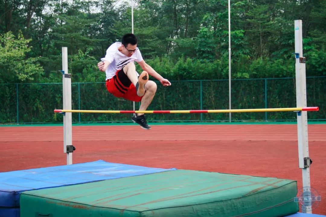 od体育新闻-欧洲赛事热血擂台，球员斗志昂扬