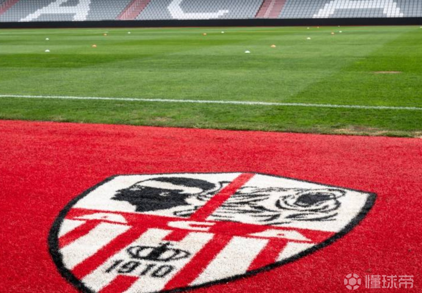 阿雅克肖球队在法国联赛中表现出色，势不可挡