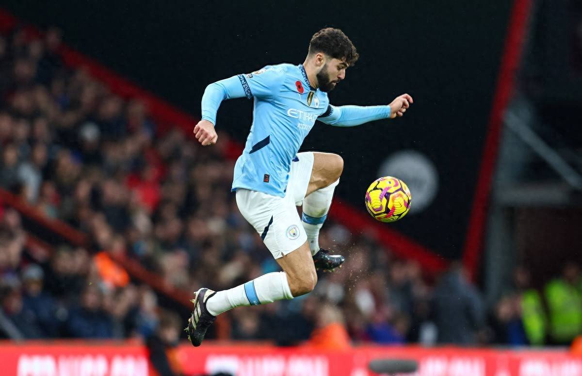 曼城遭遇惊险战胜,锁定前四位置 曼城遭遇惊险战胜,锁定前四位置