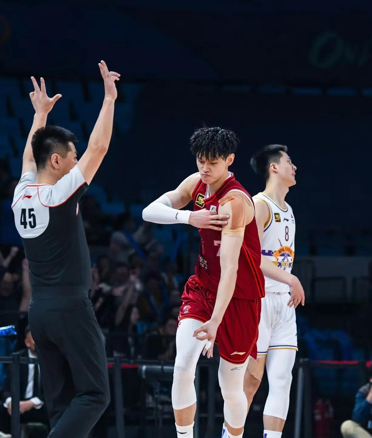 od体育投注-包含NBA球队外援伤愈重返赛场，士气高昂的词条