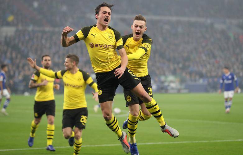 多特蒙德球队士气低迷,迫切需要一场胜利振作 多特蒙德球队士气低迷,迫切需要一场胜利振作