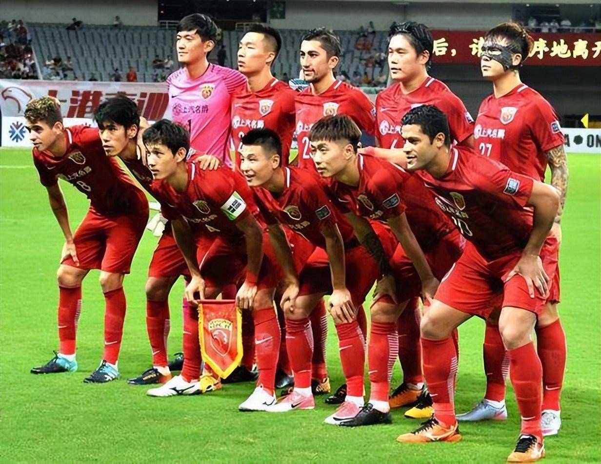 关于上港队员表现出色,连续取得胜利的信息 关于上港队员表现出色,连续取得胜利的信息