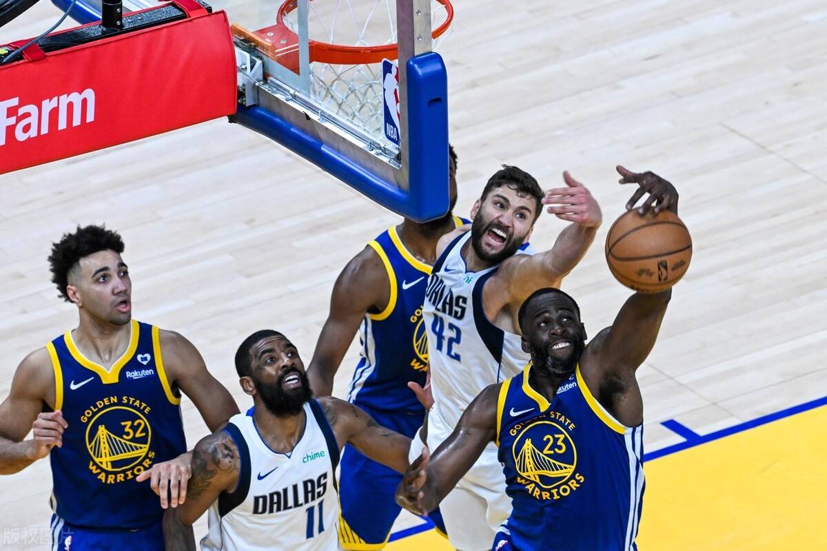 勇士队主场大胜骑士队 勇士队主场大胜骑士队