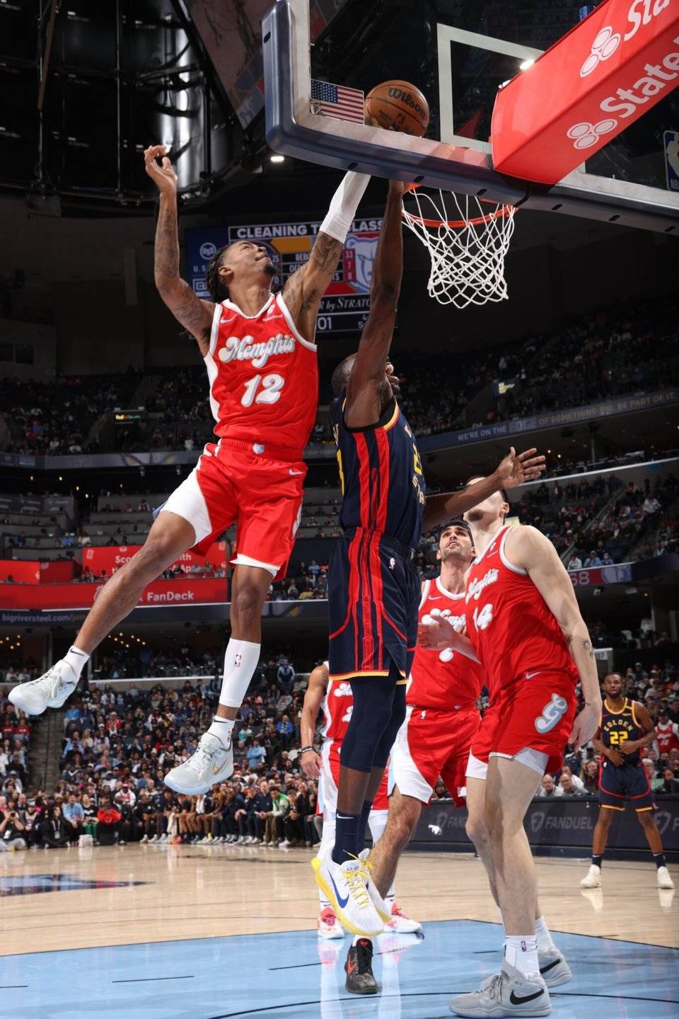 灰熊连胜止步,遭遇活塞逆转 灰熊连胜止步,遭遇活塞逆转